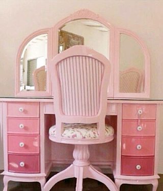粉色梳妆台设计图片