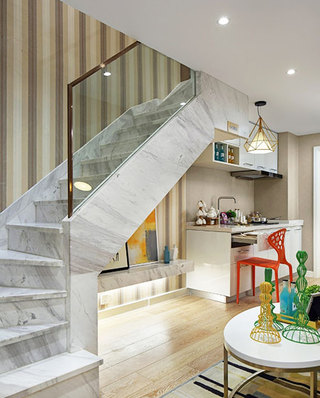 现代北欧风 小户型loft转角楼梯设计