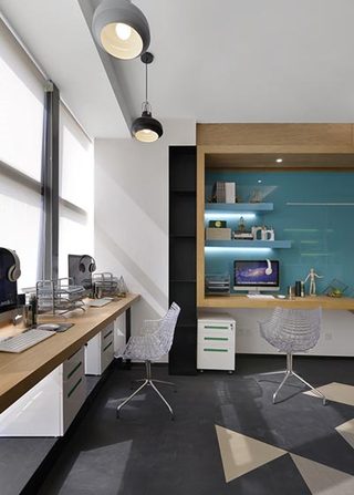 32㎡单身公寓设计书桌布置图