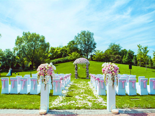 国外草坪婚礼多少钱 草坪婚礼如何布置