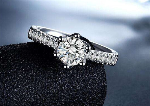 1克拉钻石戒指价格是多少钱 怎样保养钻石戒指