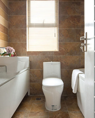 110平米北欧风格三居浴室瓷砖图片