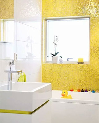 小户型浴室黄色瓷砖装修