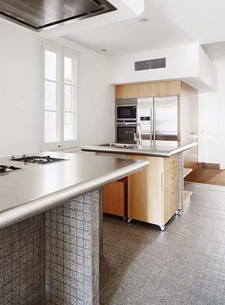 极简风白色开放式厨房图片