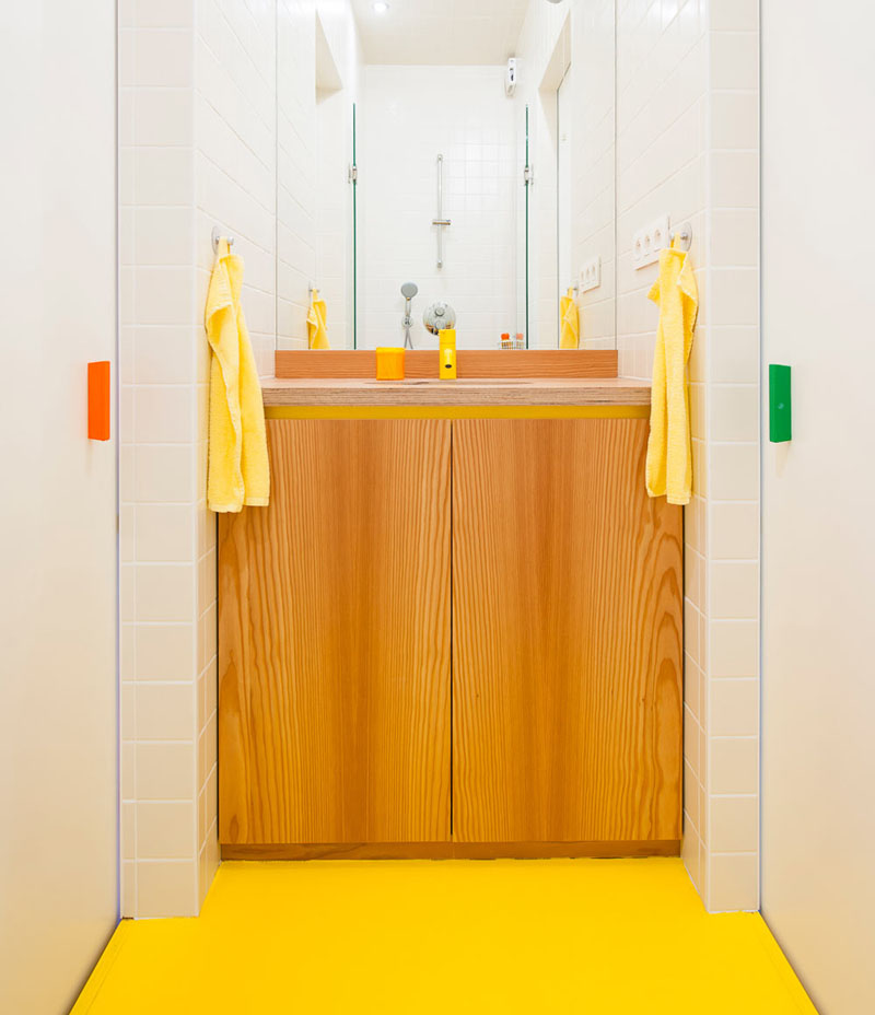 yellow-bathrooms_190316_05