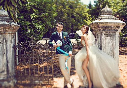 在泰国拍婚纱照多少钱_泰国弯刀摩托车多少钱(2)