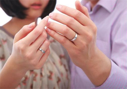 結婚戒指戴哪隻手圖片 戴戒指五個手指的含義