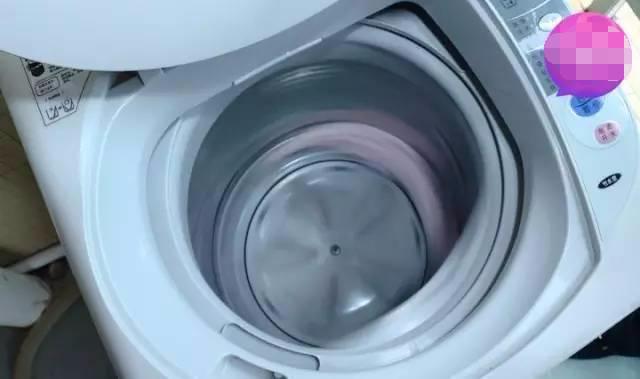 在昆明入住两年，洗衣机一直没洗过，今天一清洗才发现原来这么脏！