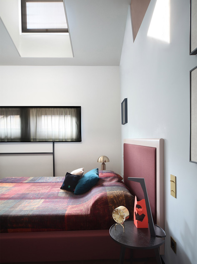160平复式公寓卧室装修效果图