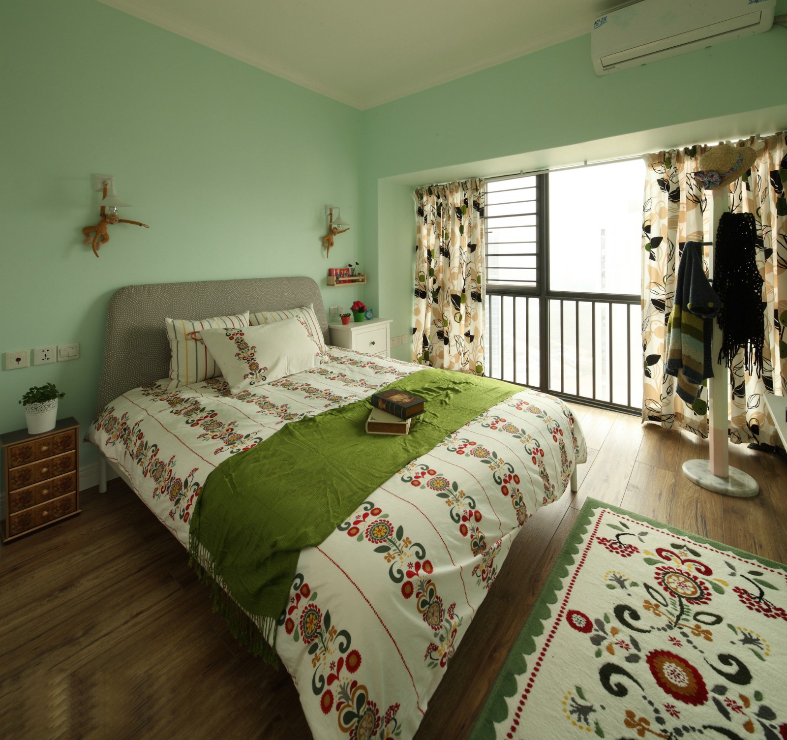 三居室装修,110平米装修,5-10万装修,卧室,混搭风格,卧室背景墙,绿色