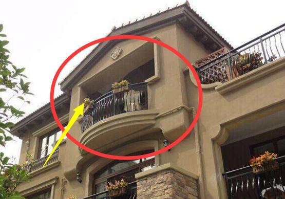 福州人买房最好不要买凸阳台的，难怪半卖半送，原来这么不实用