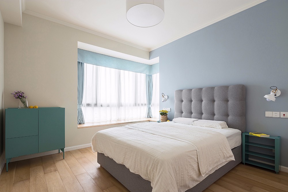 四房装修,100平米装修,10-15万装修,卧室,北欧风格,卧室背景墙,床头软包,蓝色