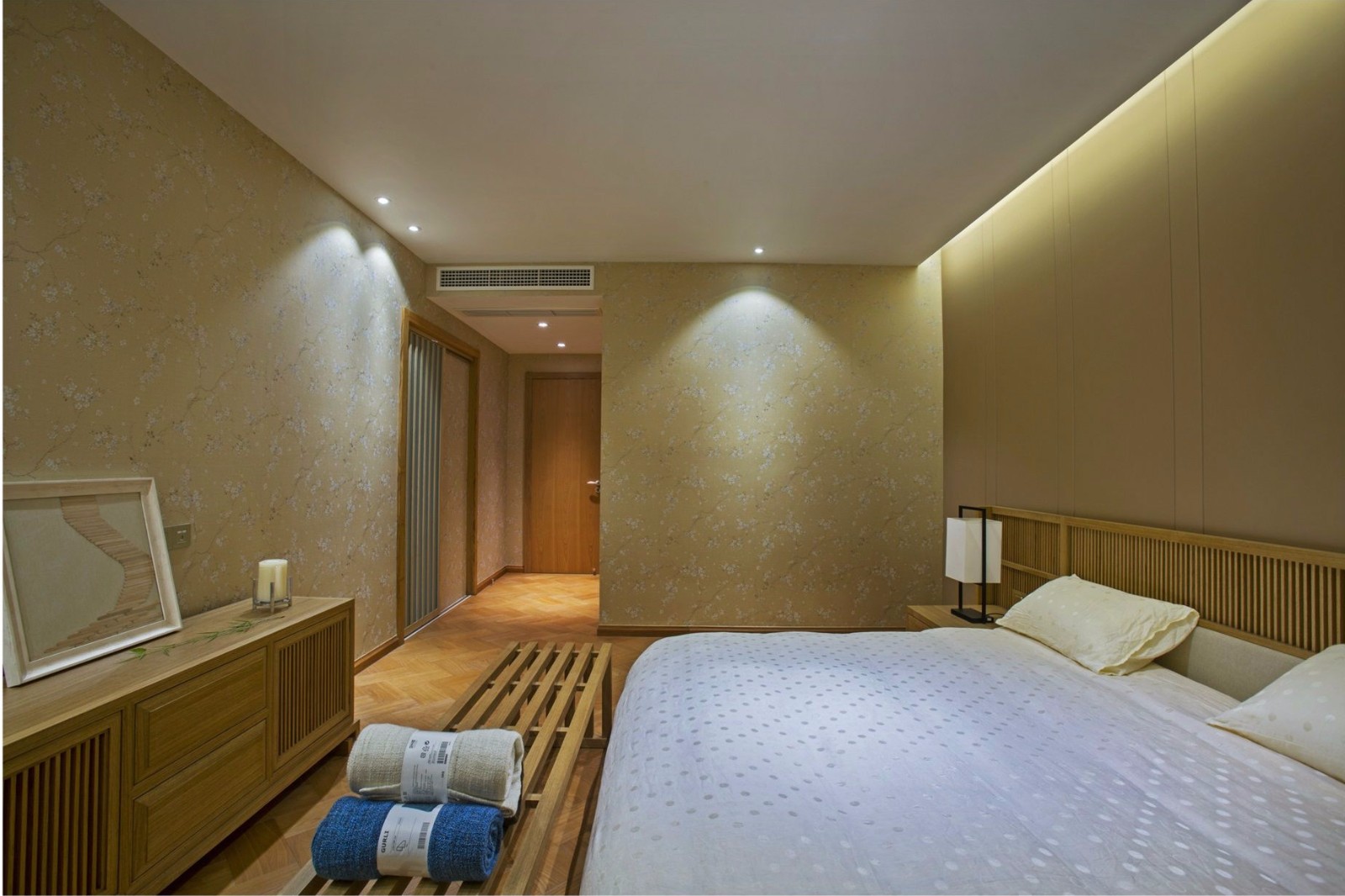 大户型现代日式风卧室装修效果图