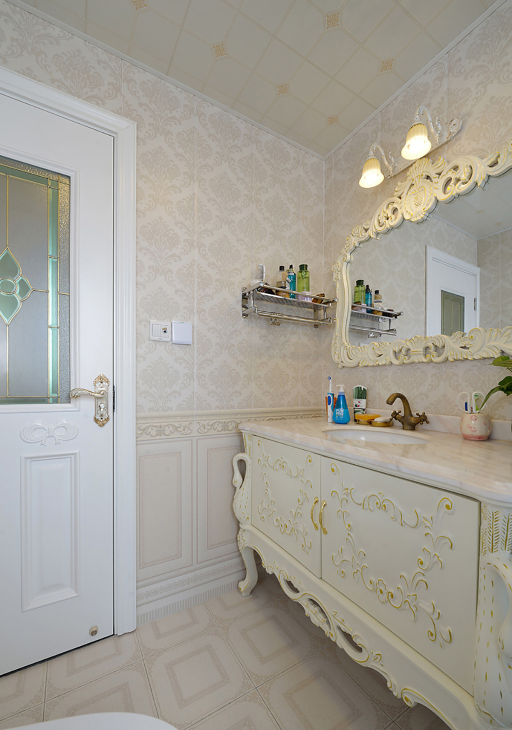 古典欧式风格浴室柜装修效果图