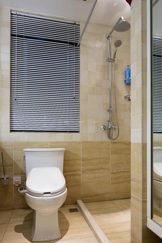 美式风格两居卫生间装修设计图
