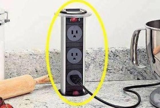 厨房里装这种插座，太聪明了，连20年的老电工也说头次见！