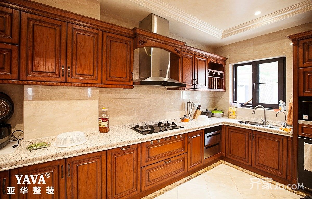 古典欧式别墅厨房装修设计效果图