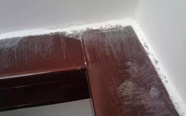 福州新房装修工人施工不当刮坏门窗，要我出钱买新的，买吗？