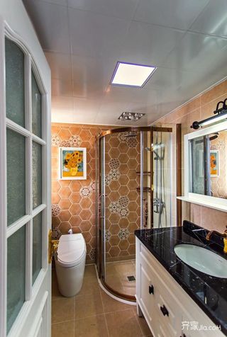 140㎡三居室美式风格装修卫生间搭配图