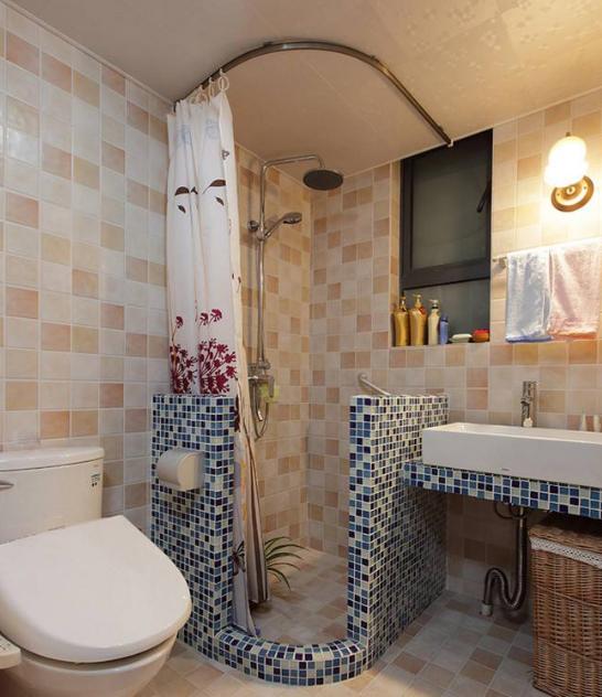 传统的淋浴房已经落伍，现在大家都喜欢这样做，节省空间又省钱