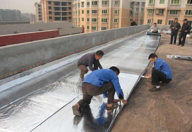 平屋顶防水材料这样用，安安心心住顶层房，从不漏水！保温又隔热