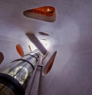虹桥艺术中心电梯空间设计图