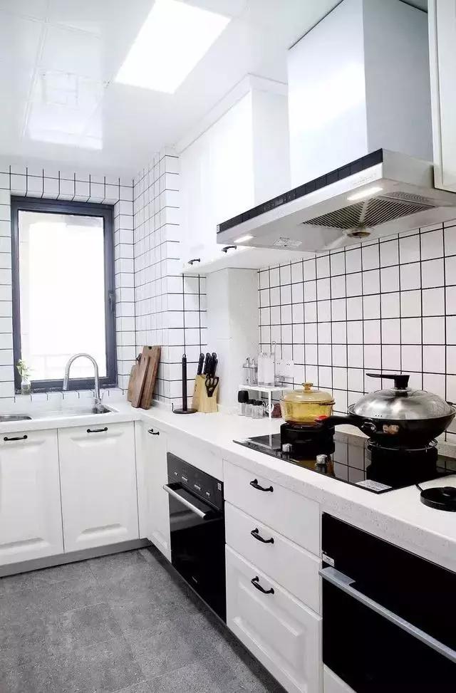 不足5平米的小厨房如何设计？不妨试试这样做，美观实用不拥挤！