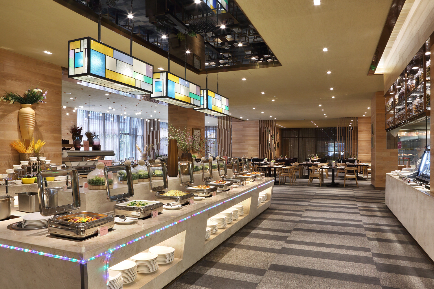 200平米以上,50-100万,自助餐厅,