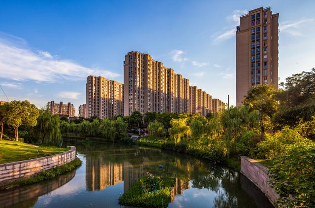 商住房从“香饽饽”变“烫手山芋”，与商品房一字之差却天壤之别