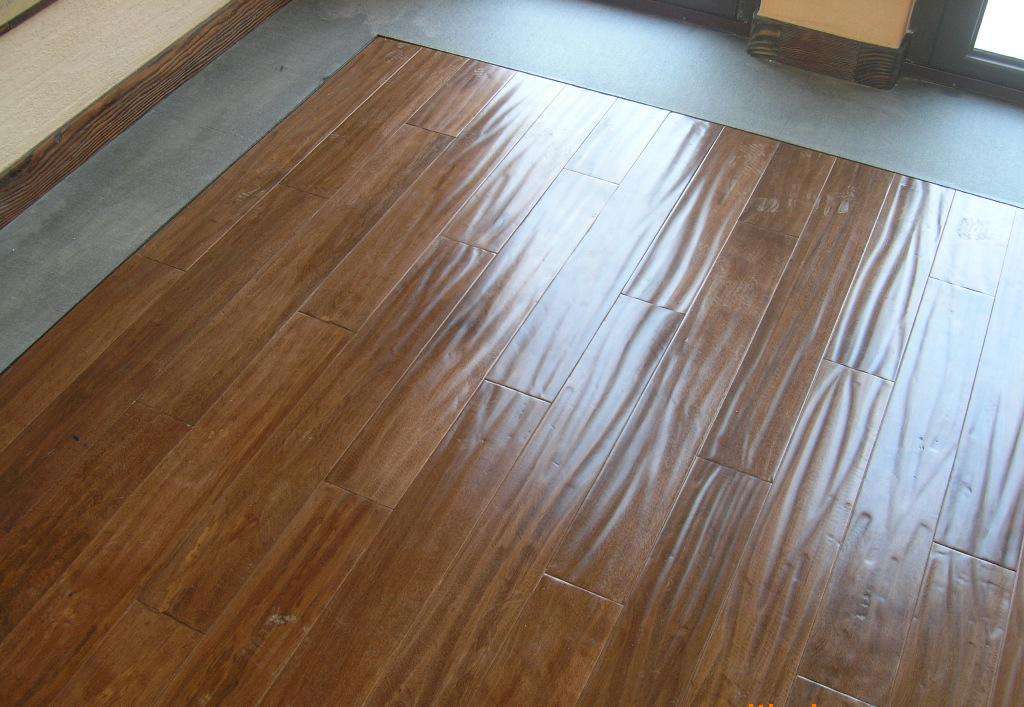 多层实木榆木地板_地板样品展示厅效果图_多层木地板样品