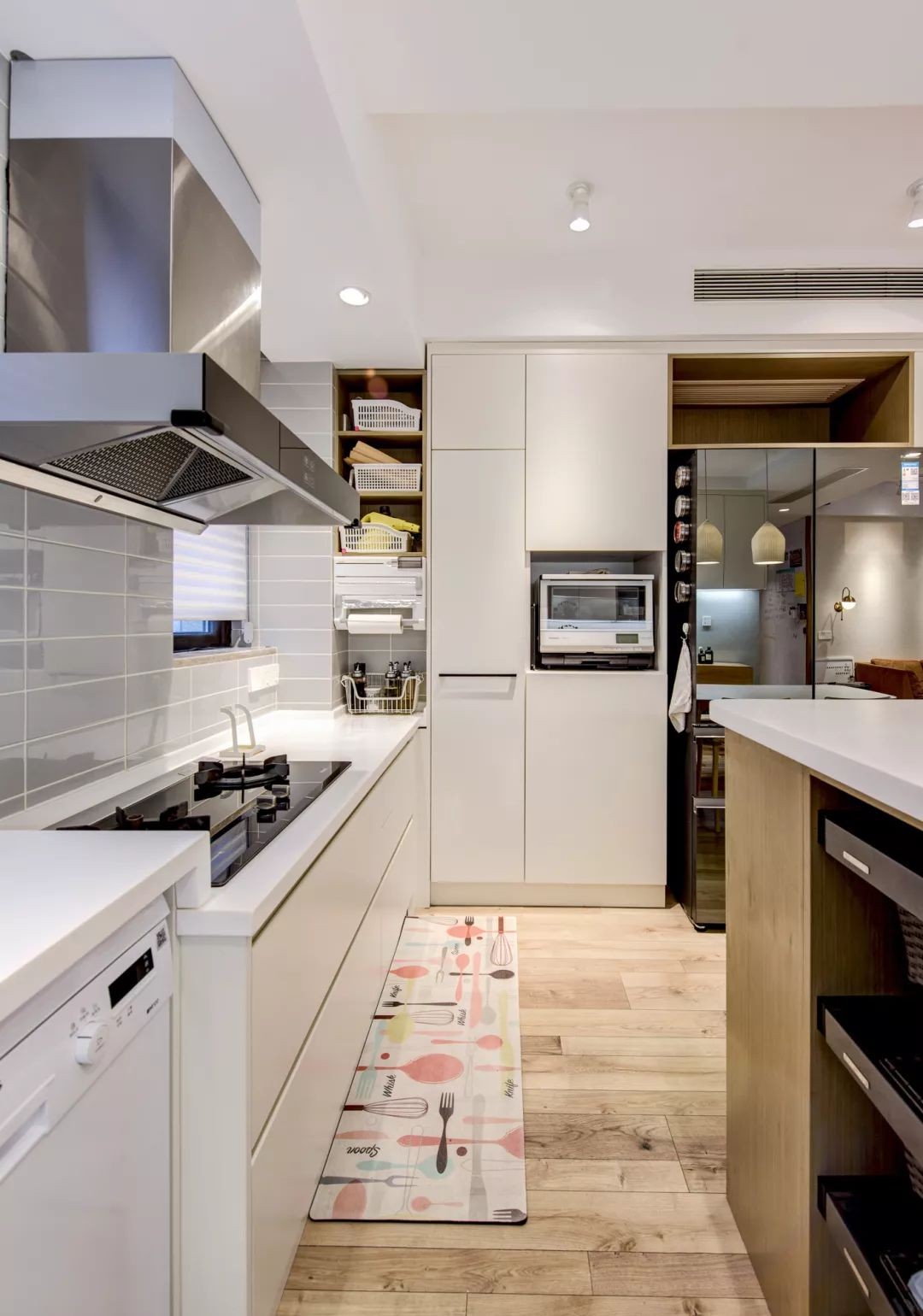 现代北欧风格厨房转角橱柜装修效果图片_别墅设计图