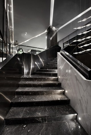 现代奢华酒楼楼梯装修效果图