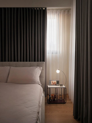 简约北欧风公寓卧室窗帘装修效果图