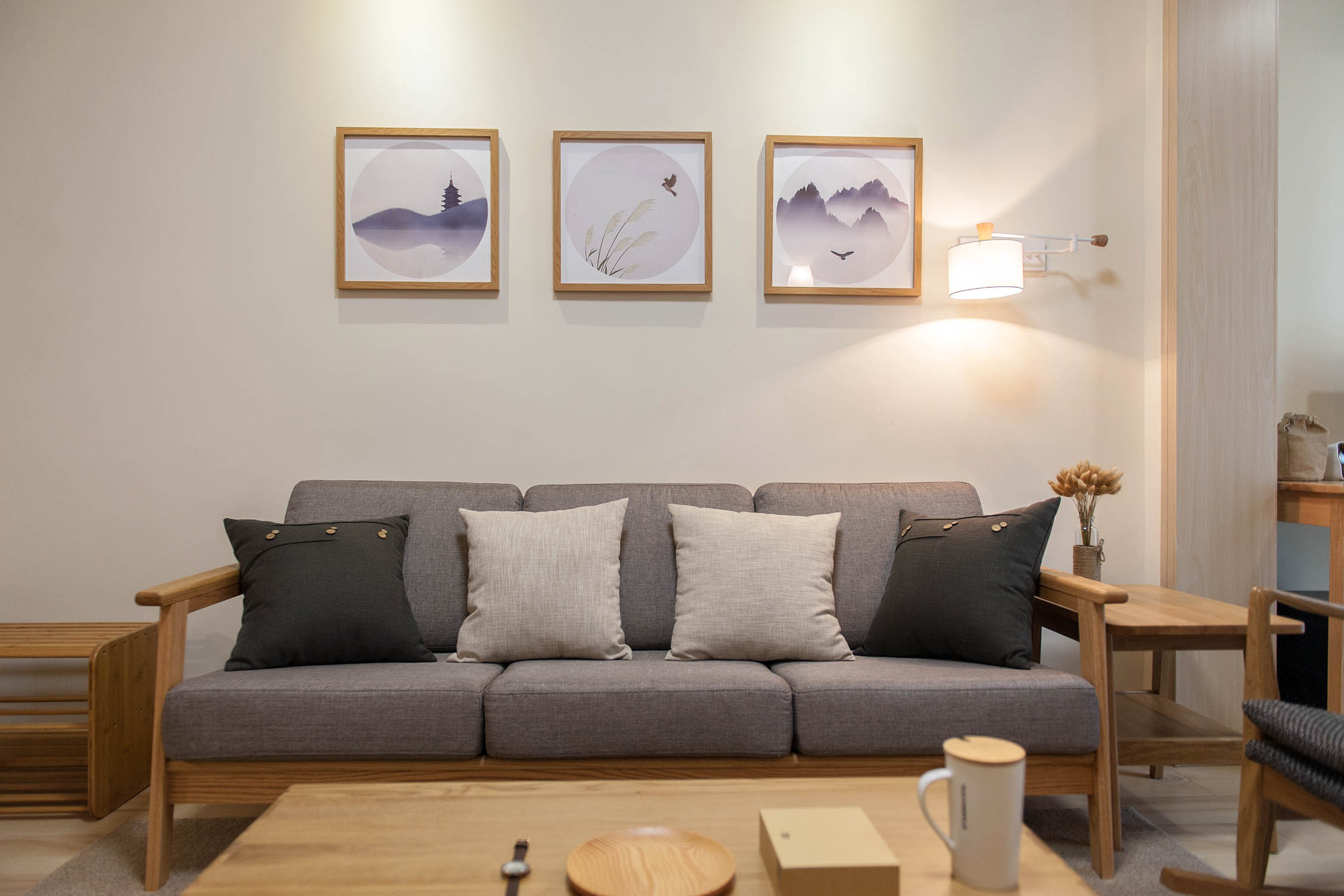 80㎡日式风格三居沙发背景墙装修效果图