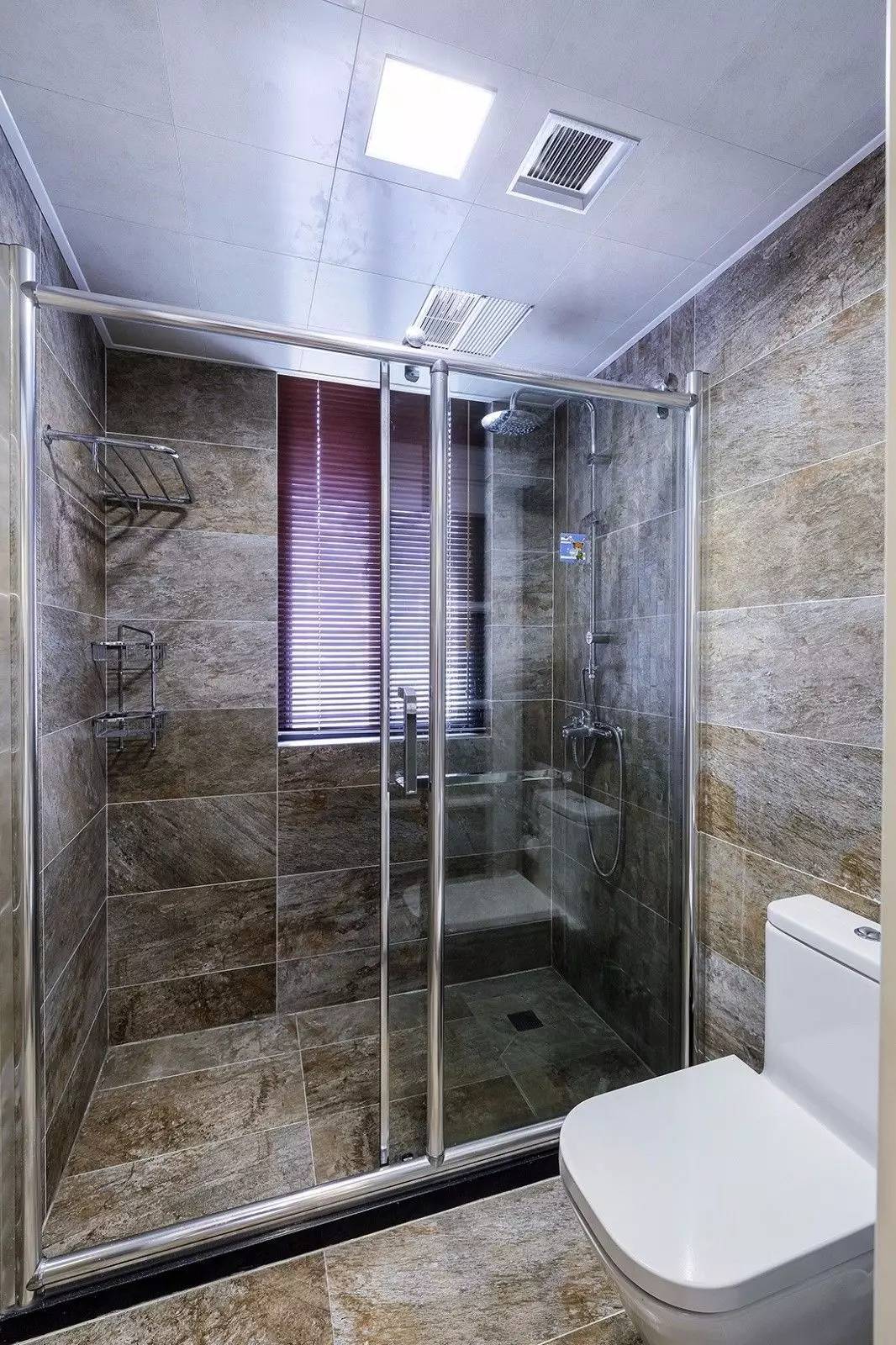 120㎡现代简约三居淋浴房装修效果图