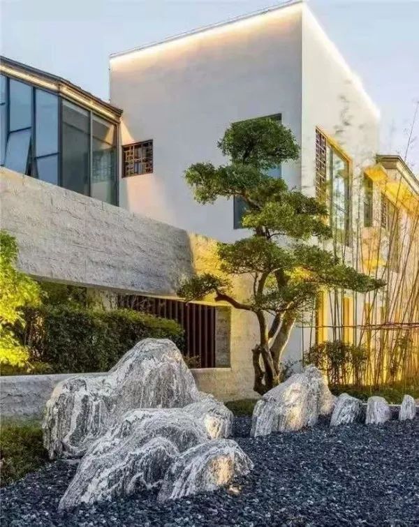 庭院里的这一方石头历经千年大有讲究