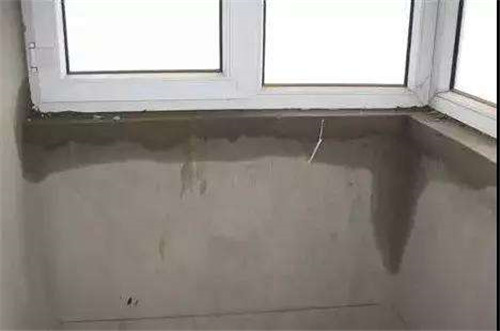 房屋生活常识：窗户缝隙漏水用什么胶