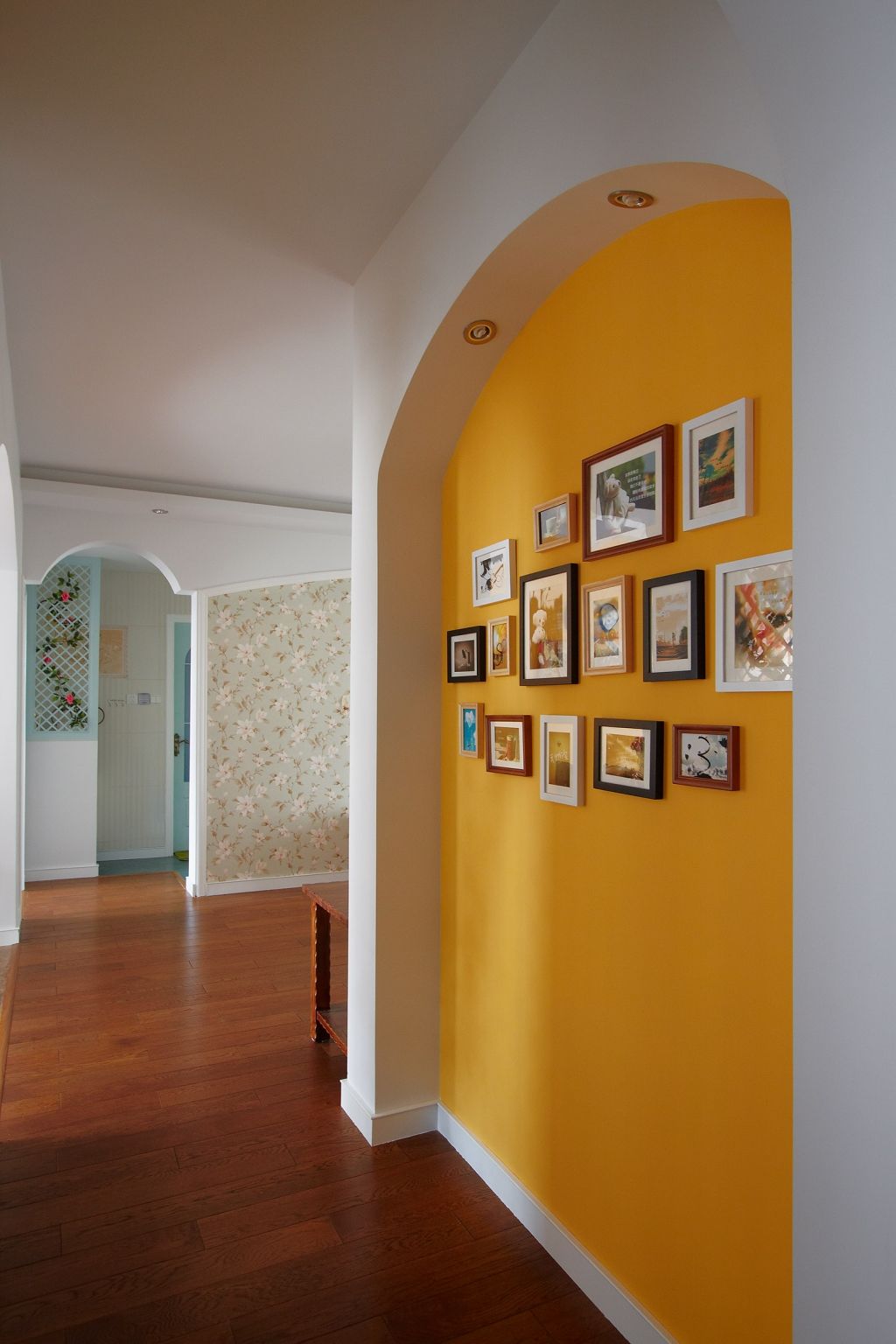 两居室田园风格装修照片墙设计图