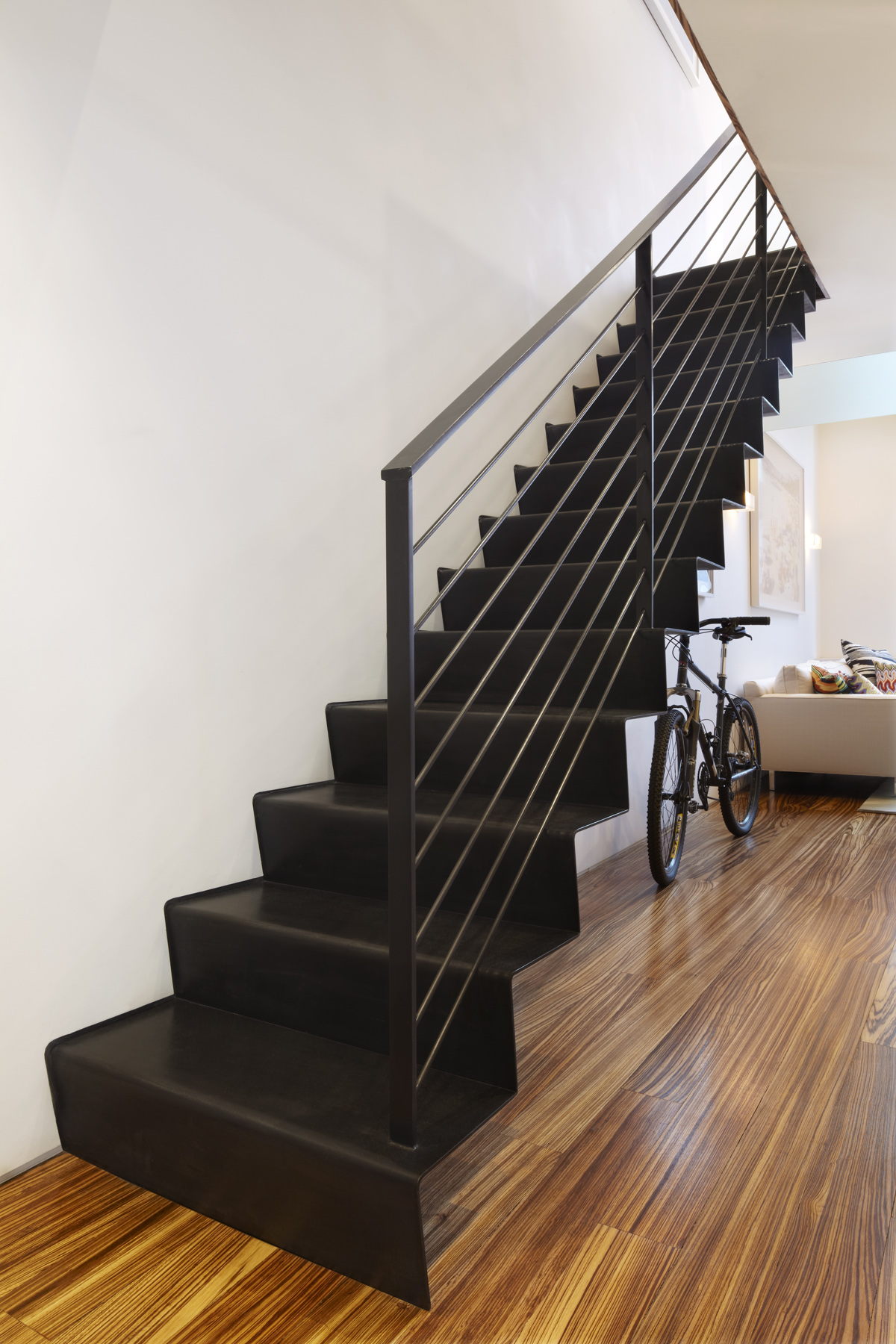 小户型复式公寓楼梯装修效果图