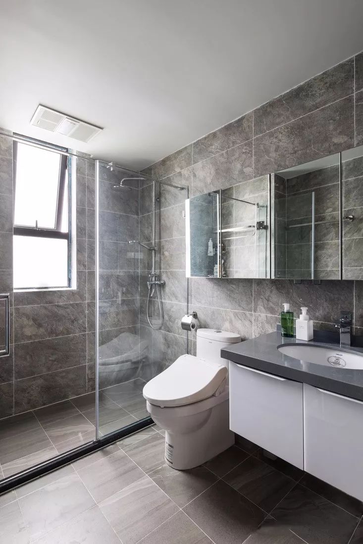 长条形状的卫生间,布置出实用优雅的范!_装修达人_装修头条_齐家网