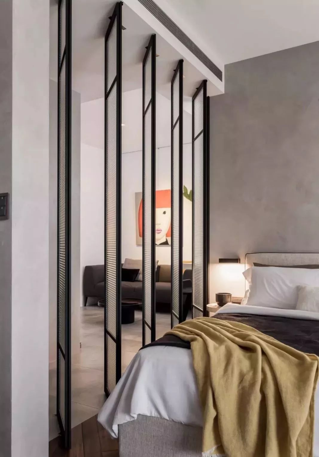 50㎡现代简约风单身公寓卧室隔扇门隔断让空间更通透明亮