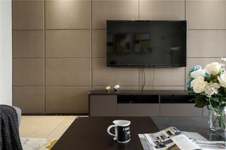 现代简约三居电视背景墙装修效果图