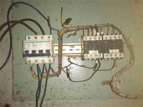 1,在進行室內佈線之前,是要確認好自家使用的總電量大概是多少,以及