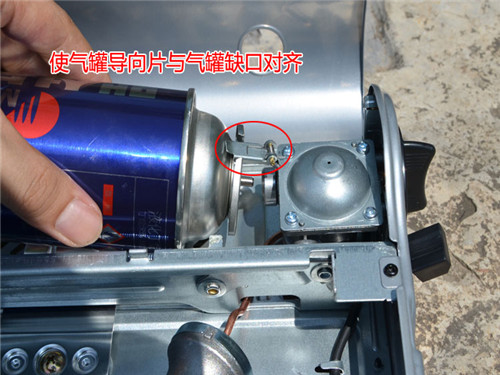 卡式炉怎么安装气罐