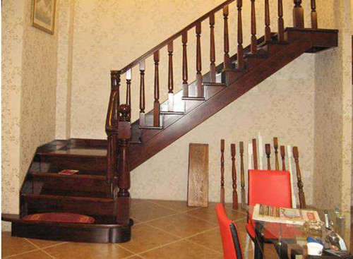 ‘实木楼梯踏步板安装方法’的缩略图