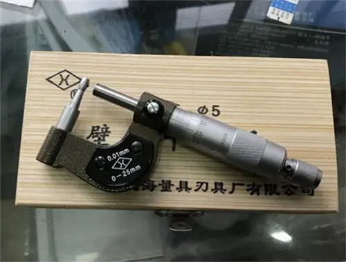 測鋼管壁厚用什麼儀器