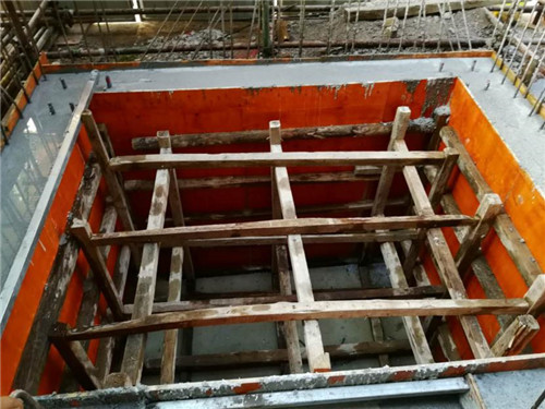 电梯井顶部预埋件吊环图片